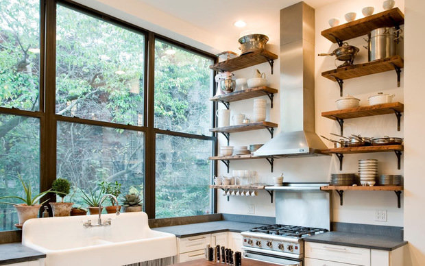 Фотография: Кухня и столовая в стиле Прованс и Кантри, Квартира, Советы, Уютная квартира, кухня в хрущевке, как обустроить кухню в хрущевке, малометражная кухня, зонирование кухни в хрущевке, Хрущевка – фото на INMYROOM