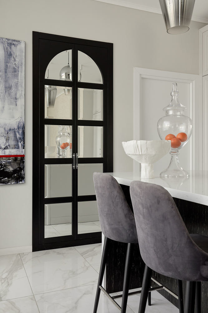 Фотография: Кухня и столовая в стиле Классический, Современный, Эклектика, Проект недели, Таунхаус, 4 и больше, Более 90 метров, Ектерина Реброва, Елена Поворова, Бюро Home Emotions – фото на INMYROOM Фотография: Кухня и столовая в стиле Классический, Современный, Эклектика, Проект недели, Таунхаус, 4 и больше, Более 90 метров, Ектерина Реброва, Елена Поворова, Бюро Home Emotions – фото на INMYROOM