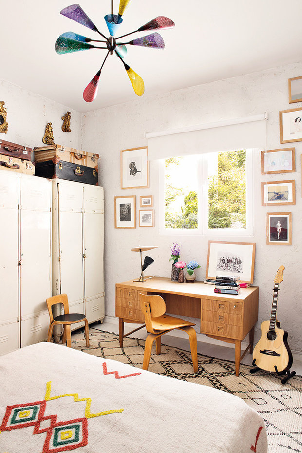 Фото из портфолио Дизайн с французскими акцентами, современным дизайном и цветами – фотографии дизайна интерьеров на INMYROOM