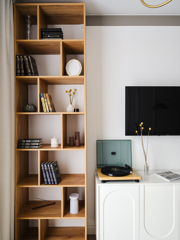 Фотография: Гостиная в стиле Современный, Малогабаритная квартира, Квартира, Проект дня, Красногорск, Московская область, 1 комната, до 40 метров, Ольга Мирзабаева, современный с элементами классики и роскоши, Дарья Постникова – фото на INMYROOM