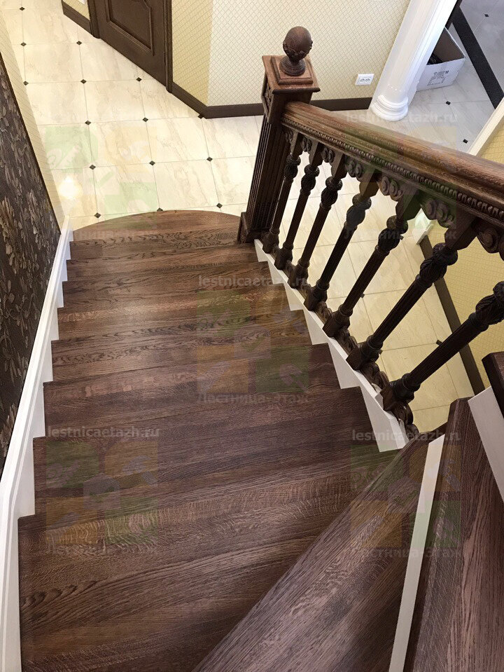 Фото из портфолио Лестница из дуба от компании "Лестница-Этаж" – фотографии дизайна интерьеров на INMYROOM Фото из портфолио Лестница из дуба от компании "Лестница-Этаж" – фотографии дизайна интерьеров на INMYROOM