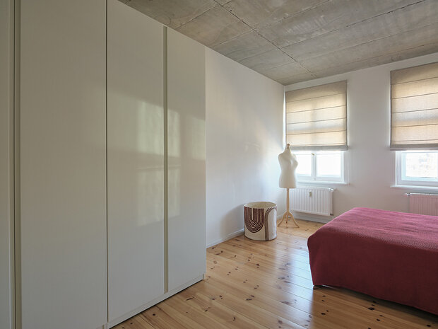 Фотография: Спальня в стиле Скандинавский, Современный, Минимализм, Квартира, Проект дня, Берлин, 2 комнаты, 60-90 метров, современный с элементами минимализма и лофта, Елена Коломейцева – фото на INMYROOM