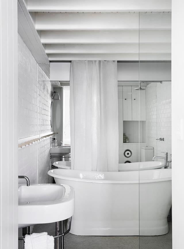 Фотография: Ванная в стиле Скандинавский, Современный, Декор и DIY, Дом, Белый, Минимализм, Бежевый, Серый, Эко – фото на INMYROOM Фотография: Ванная в стиле Скандинавский, Современный, Декор и DIY, Дом, Белый, Минимализм, Бежевый, Серый, Эко – фото на INMYROOM