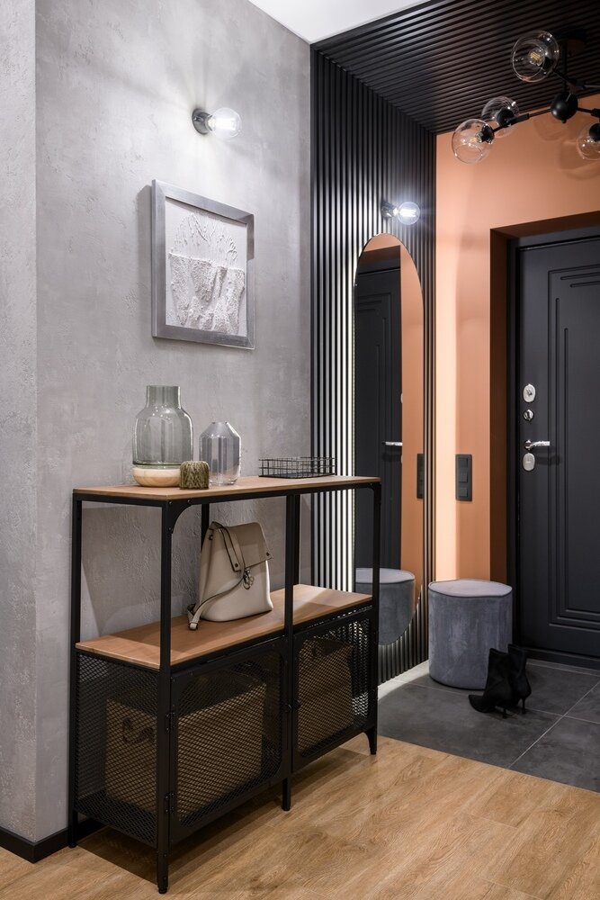 Входную зону выделили цветом и рейками графитового оттенка. Входную зону выделили цветом и рейками графитового оттенка.