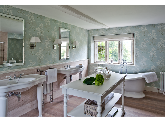 Фотография: Ванная в стиле Прованс и Кантри, Классический, Декор интерьера, Дом, Декор – фото на INMYROOM Фотография: Ванная в стиле Прованс и Кантри, Классический, Декор интерьера, Дом, Декор – фото на INMYROOM