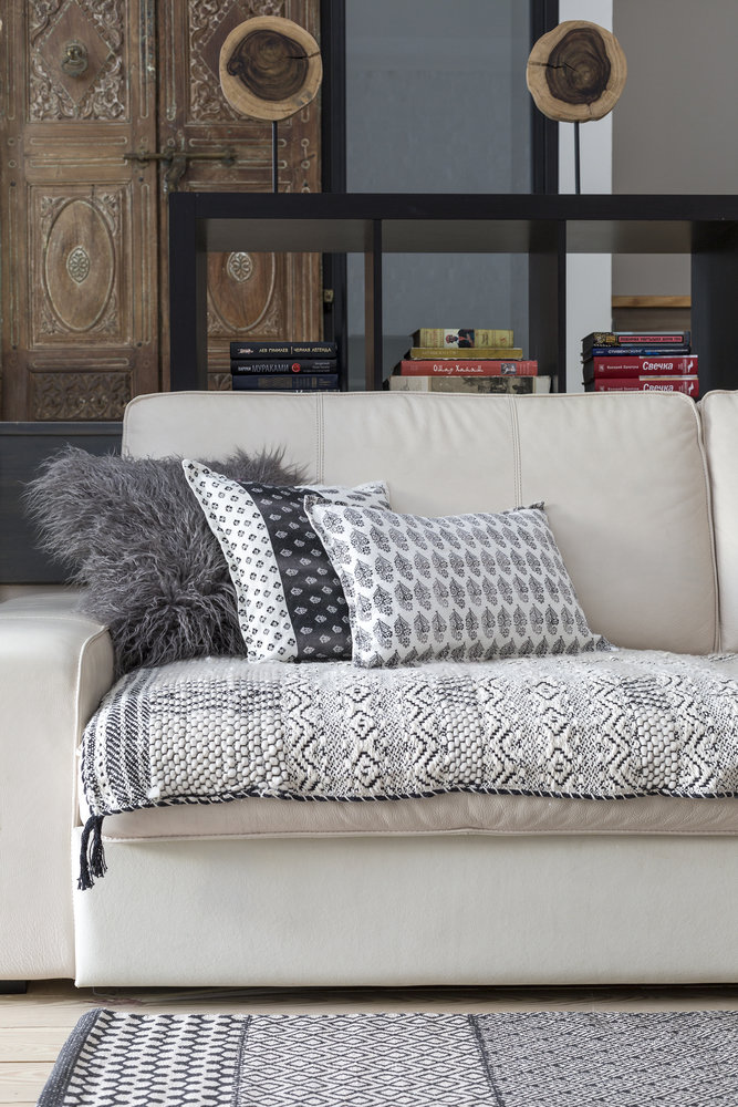 Фотография: Гостиная в стиле Скандинавский, Эклектика, Проект недели, Дом и дача, Московская область, Ирина Лаврентьева, Таунхаус, Анастасия Каменских, Кирпичный дом, 4 и больше, Более 90 метров – фото на INMYROOM