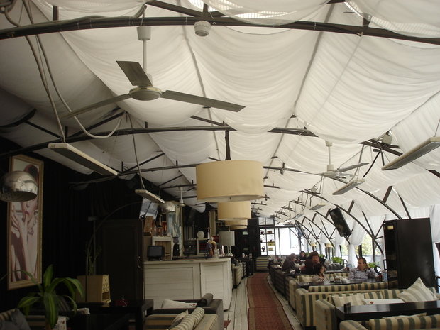 Фото из портфолио Оформление потолка и окон в кафе Карамель – фотографии дизайна интерьеров на INMYROOM