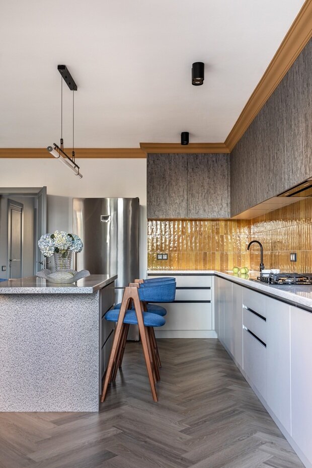 Фотография: Кухня и столовая в стиле Современный, Эклектика, Квартира, Проект дня, Казахстан, 3 комнаты, Более 90 метров, Надира Мустафина – фото на INMYROOM