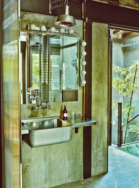 Фотография: Ванная в стиле Лофт, Дома и квартиры, Интерьеры звезд, Индустриальный – фото на INMYROOM