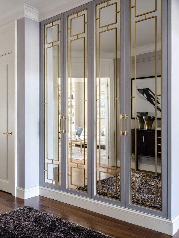 Фотография: Прихожая в стиле Классический, Квартира, Проект дня, Москва, Фрунзенская набережная, Сталинка, 4 и больше, Более 90 метров, Виктория Власова, неоклассика с элементами современного – фото на INMYROOM