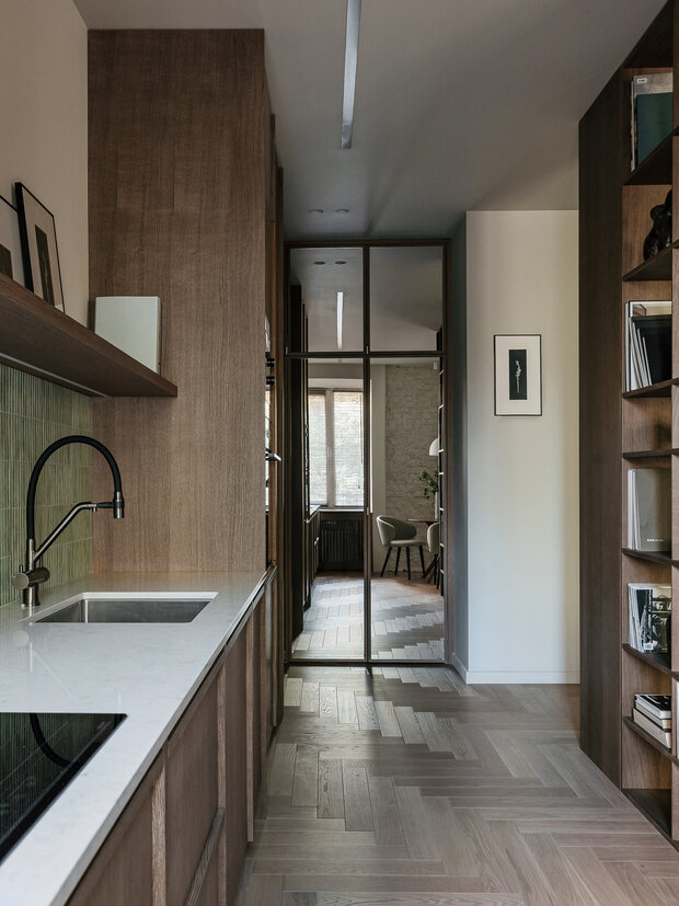 Фотография: Кухня и столовая в стиле Современный, Квартира, Проект дня, Минск, Мария Зайцева, Сталинка, Кирпичный дом, 2 комнаты, 40-60 метров, современный с элементами минимализма и эко-стиля – фото на INMYROOM