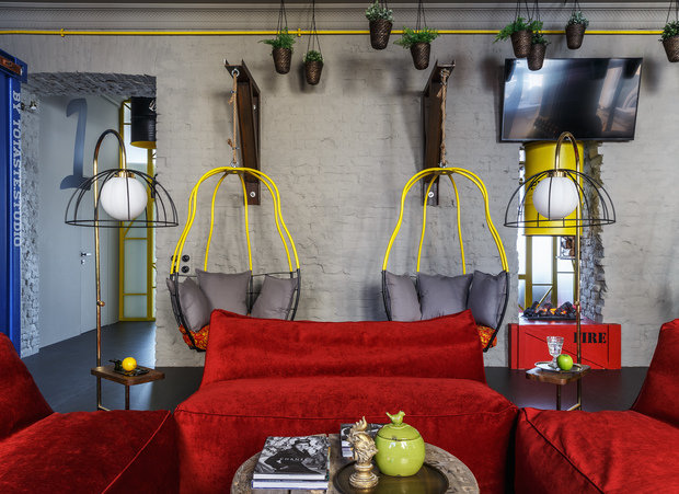 Фотография: Гостиная в стиле Лофт, Эклектика, Квартира, Проект недели, Санкт-Петербург, Макс Жуков, Виктор Штефан, Кирпичный дом, ToTaste Studio, 4 и больше, Более 90 метров – фото на INMYROOM