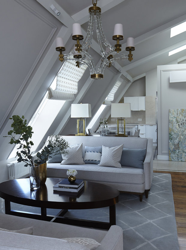 Фотография: Гостиная в стиле Классический, Гид, квартира в мансарде, Geometrium, интерьер мансарды, Маргарита Рассказова, Ольга Солнышкова, Виктория Лазарева, Ирина Райхер – фото на INMYROOM