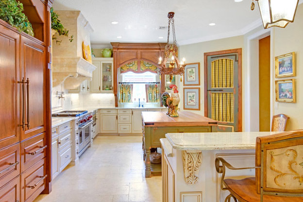 Фотография: Кухня и столовая в стиле Прованс и Кантри, Декор интерьера, Текстиль, Шторы – фото на INMYROOM