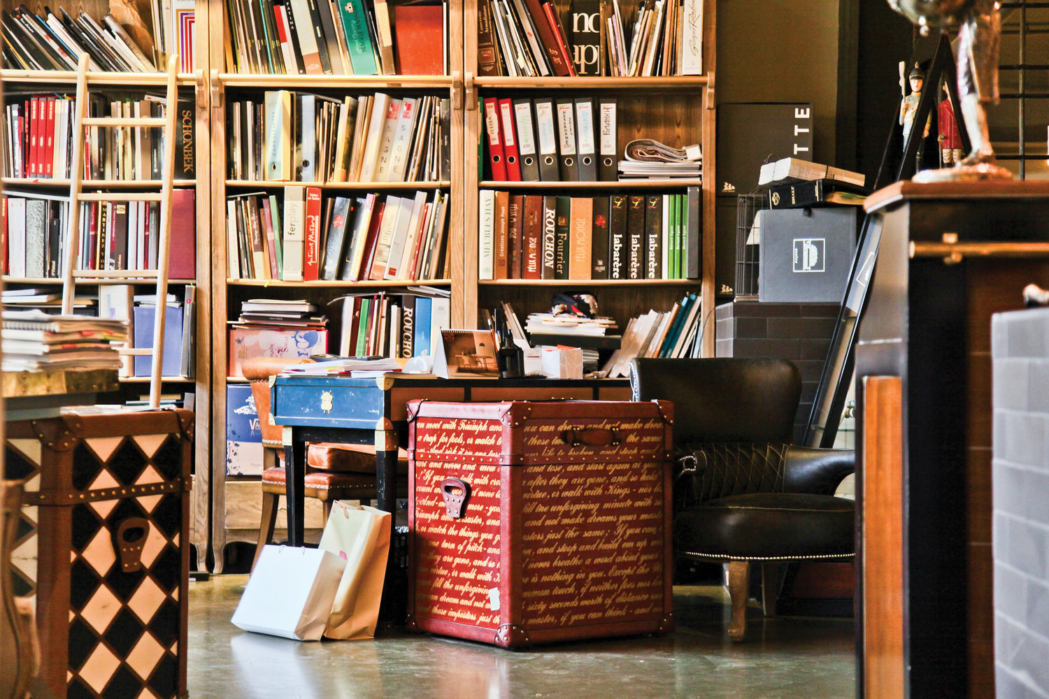 Фотография: Мебель и свет в стиле , Декор интерьера, Карта покупок, Индустрия, Маркет – фото на INMYROOM Фотография: Мебель и свет в стиле , Декор интерьера, Карта покупок, Индустрия, Маркет – фото на INMYROOM