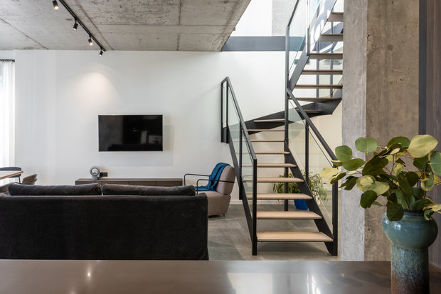 Фотография: Гостиная в стиле Лофт, Современный, Квартира, Проект дня, Киев, PLANiUM, 4 и больше, Более 90 метров – фото на INMYROOM