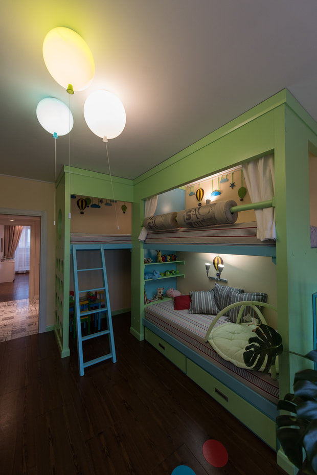 Фото из портфолио Лофт для семьи с 3 детьми  – фотографии дизайна интерьеров на INMYROOM
