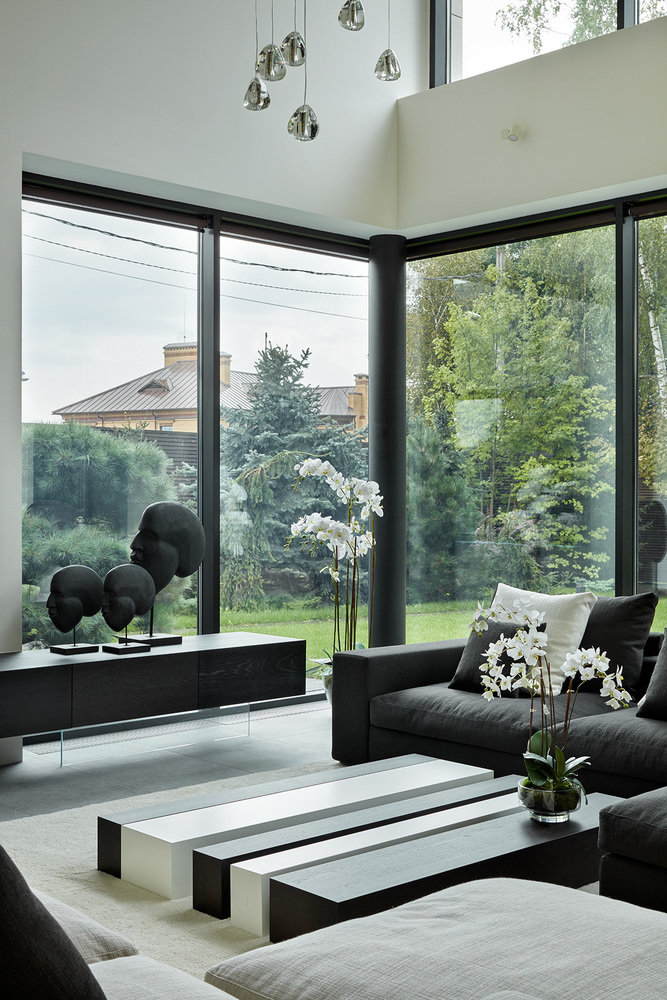 Фотография: Гостиная в стиле Минимализм, Современный, Дом, Подмосковье, Московская область, Монолитный дом, Александра Федорова, 4 и больше, Более 90 метров, Эксклюзивные проекты, Марфино – фото на INMYROOM