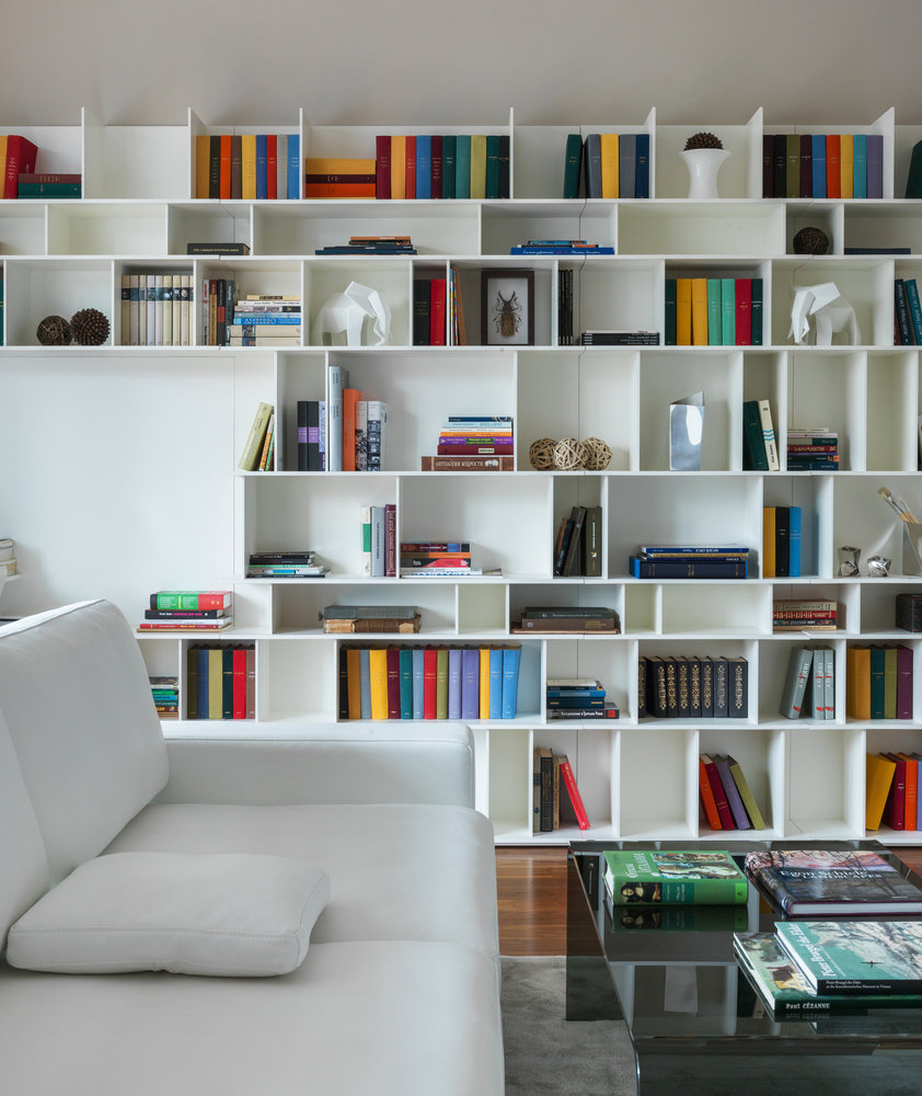 Фотография: Гостиная в стиле Современный, Квартира, Минимализм, Проект дня, Михаил Новинский, Кирпичный дом, 3 комнаты, 60-90 метров, Патриаршие пруды – фото на INMYROOM