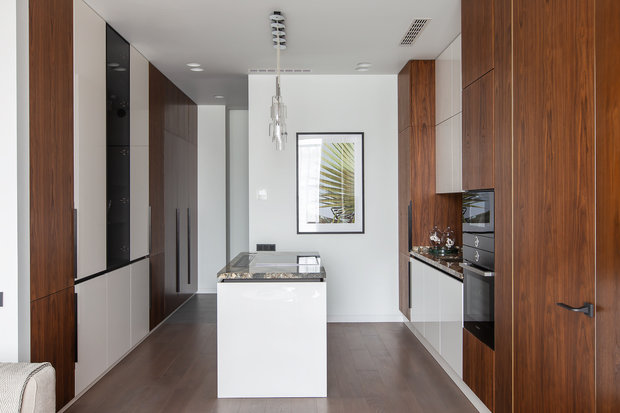 Фотография: Кухня и столовая в стиле Минимализм, Квартира, Проект недели, Москва, Филипп Киценко, 3 комнаты, Более 90 метров, ПРЕМИЯ INMYROOM – фото на INMYROOM