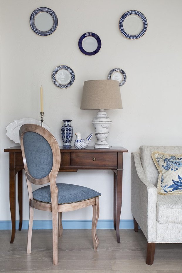 Фотография: Кабинет в стиле Прованс и Кантри, Декор интерьера – фото на INMYROOM