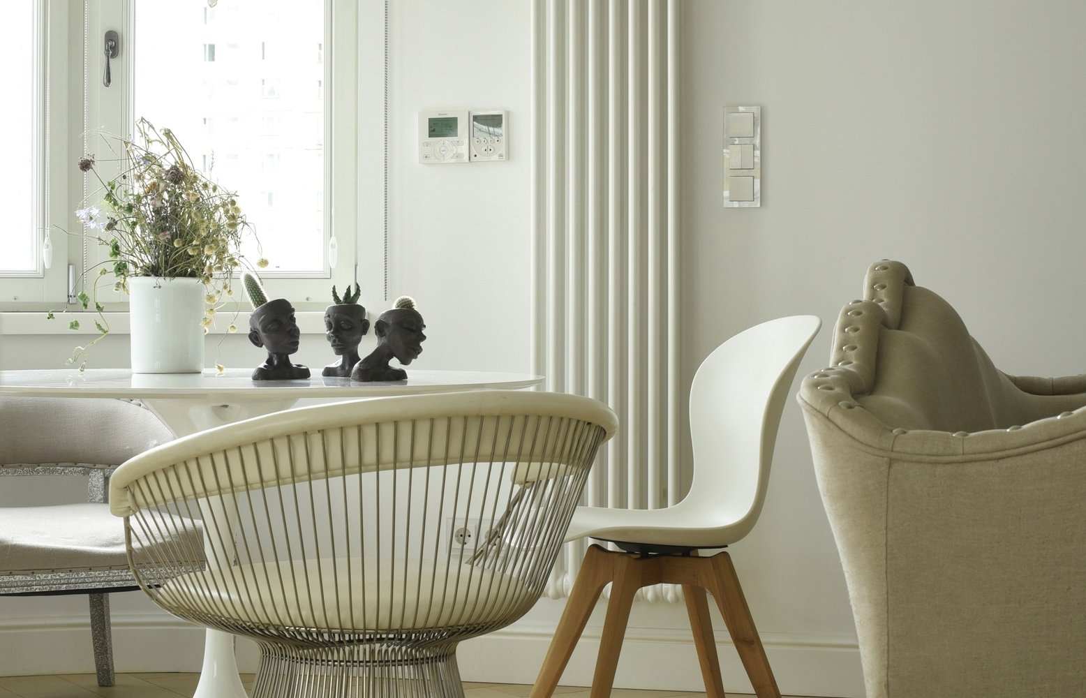 Фотография: Гостиная в стиле Эклектика, Классический, Квартира, Минимализм, Проект недели, Москва, 3 комнаты, Более 90 метров, Анна Эрман – фото на INMYROOM