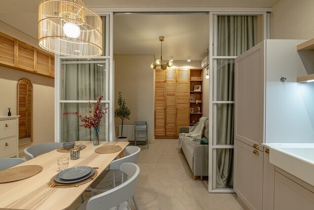 Фотография: Кухня и столовая в стиле Скандинавский, Современный, Эклектика, Эко, Квартира, Крым, Проект недели, 3 комнаты, Более 90 метров, Red Wine design, Евпатория – фото на INMYROOM