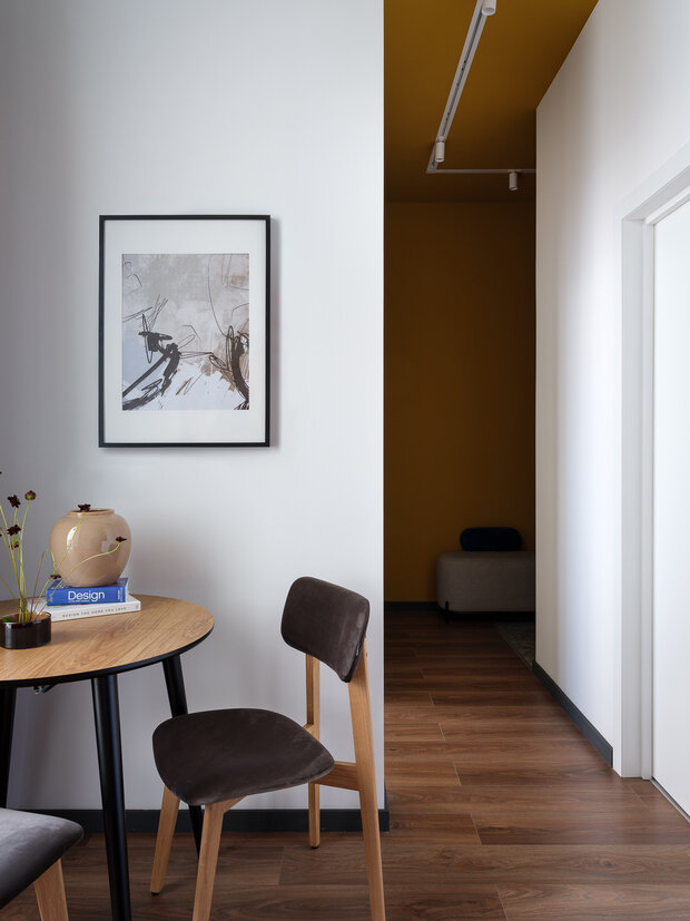 Фотография: Кухня и столовая в стиле Современный, Минимализм, Малогабаритная квартира, Квартира, Проект недели, Москва, 1 комната, до 40 метров, Елена Сазонова – фото на INMYROOM