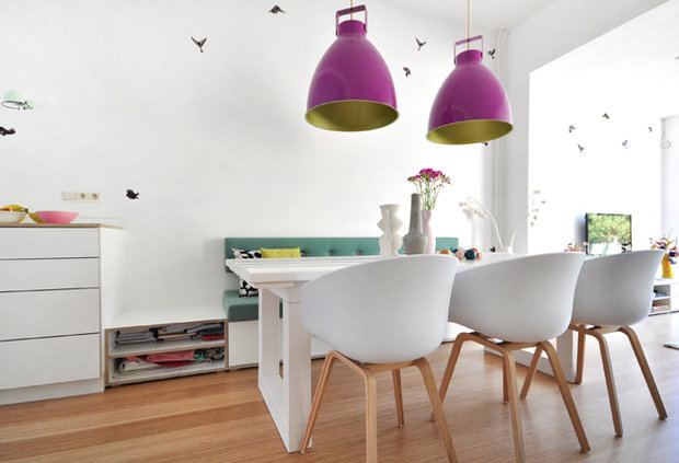 Фотография: Кухня и столовая в стиле Скандинавский, Современный, Дом, Цвет в интерьере, Дома и квартиры, Белый – фото на INMYROOM