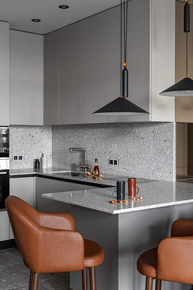 Заказчики очень хотели барную стойку или полуостров в зоне кухни. По этой причине решено было отказаться от обеденной группы. Площадь помещения позволяла с комфортом разместить что-то одно. Заказчики очень хотели барную стойку или полуостров в зоне кухни. По этой причине решено было отказаться от обеденной группы. Площадь помещения позволяла с комфортом разместить что-то одно.