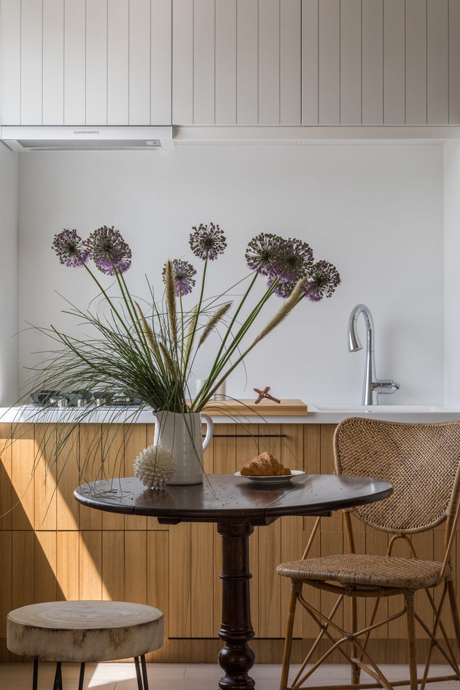 Фотография: Кухня и столовая в стиле Скандинавский, Белый, Гид, белая кухня, Наталья Преображенская, Анастасия Рыкова, Наталья Чувинова, Алена Чмелева, Анастасия Вишневская – фото на INMYROOM Фотография: Кухня и столовая в стиле Скандинавский, Белый, Гид, белая кухня, Наталья Преображенская, Анастасия Рыкова, Наталья Чувинова, Алена Чмелева, Анастасия Вишневская – фото на INMYROOM