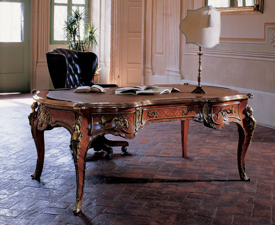 Фотография: Кабинет в стиле Классический, Декор интерьера, Мебель и свет, Декор дома – фото на INMYROOM