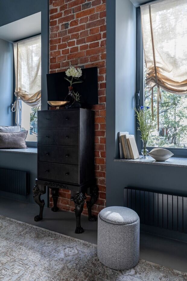 Фотография: Гостиная в стиле Лофт, Современный, Эклектика, Малогабаритная квартира, Квартира, Студия, Проект дня, Москва, Кирпичный дом, до 40 метров, современный с элементами лофта, Варвара Головко – фото на INMYROOM