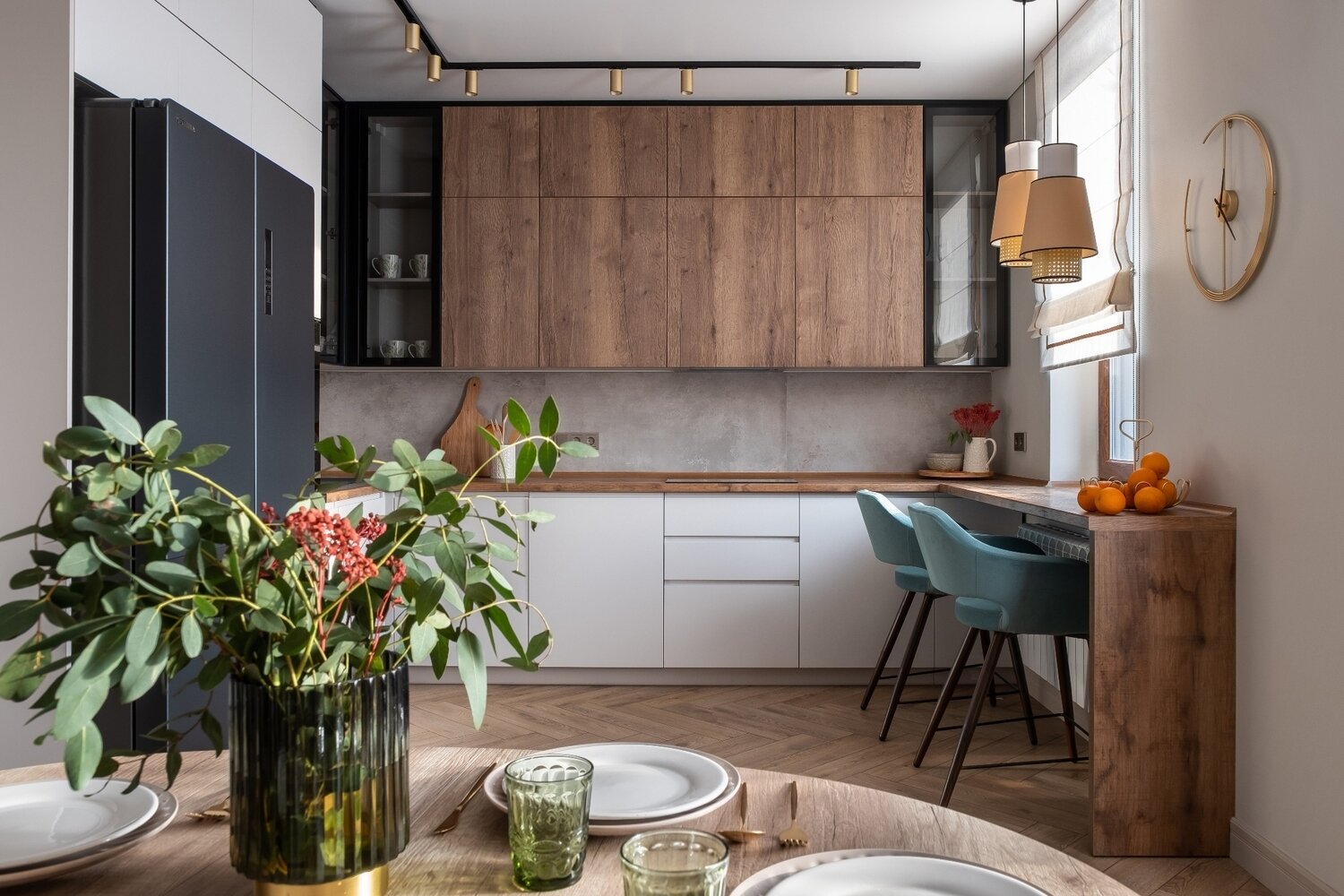 Фотография: Кухня и столовая в стиле Современный, Квартира, Проект недели, Ростов-на-Дону, 4 и больше, Более 90 метров, Монолитно-кирпичный, Koko design – фото на INMYROOM Фотография: Кухня и столовая в стиле Современный, Квартира, Проект недели, Ростов-на-Дону, 4 и больше, Более 90 метров, Монолитно-кирпичный, Koko design – фото на INMYROOM