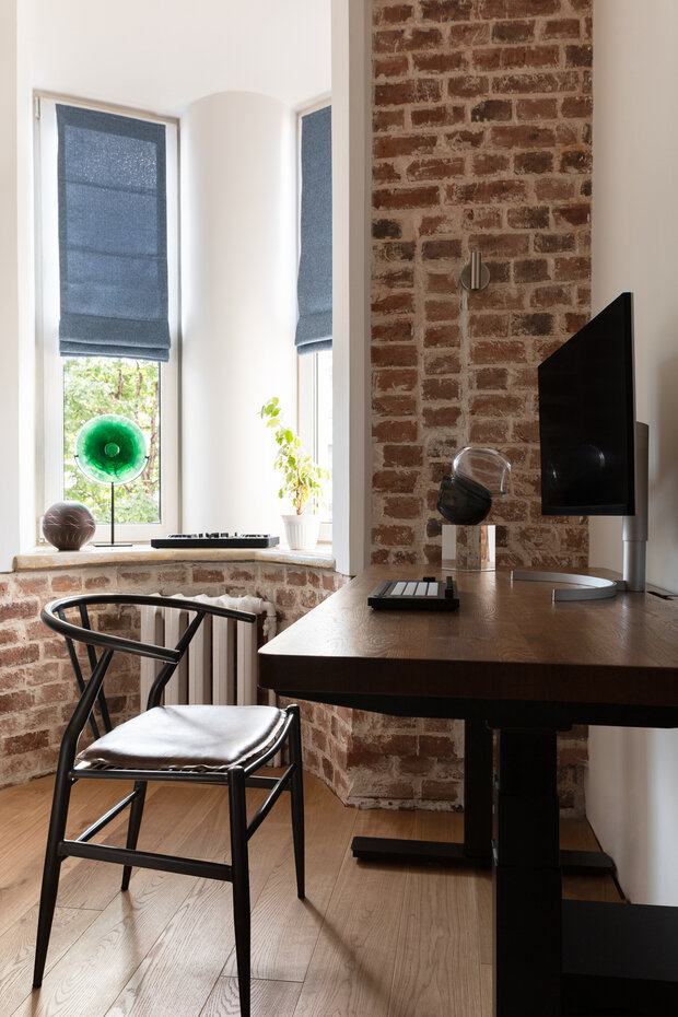 Фотография: Кабинет в стиле Лофт, Скандинавский, Современный, Эклектика, Квартира, Проект дня, Москва, Хамовники, Сталинка, 4 и больше, Более 90 метров, Руслан Мусин – фото на INMYROOM