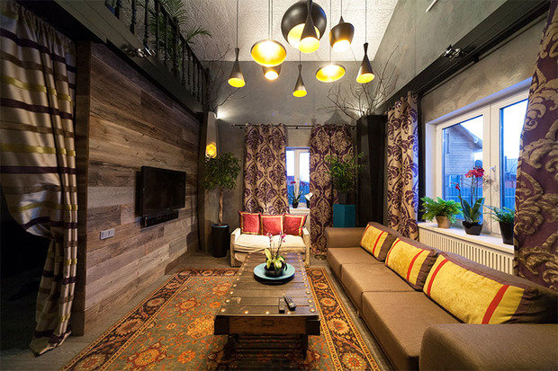 Фото из портфолио ГОСТИНАЯ С РЕЗНЫМ ПОТОЛКОМ – фотографии дизайна интерьеров на INMYROOM