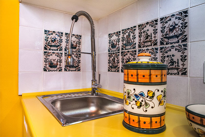 Фотография: Кухня и столовая в стиле Прованс и Кантри, Современный, Эклектика, Интерьер комнат – фото на INMYROOM