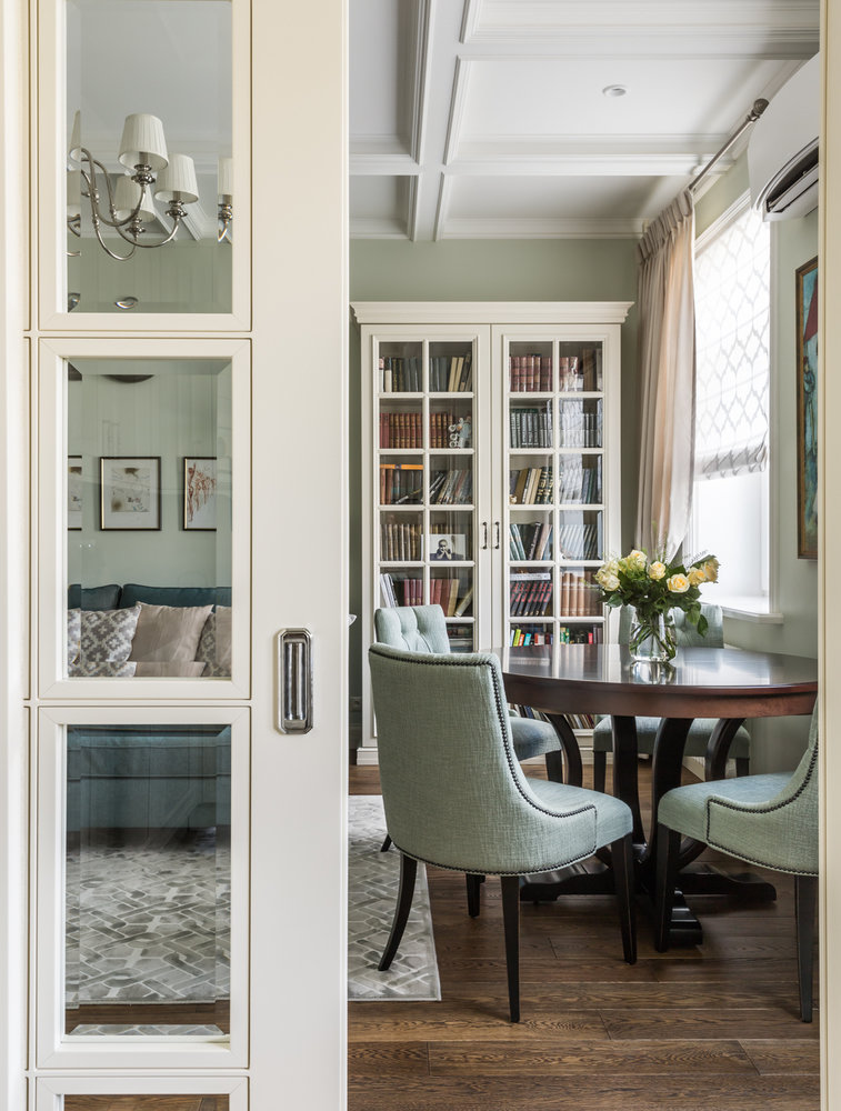 Фотография: Гостиная в стиле Классический, Современный, Квартира, Проект недели, Москва, Сталинка, 3 комнаты, Более 90 метров, Татьяна Красикова – фото на INMYROOM Фотография: Гостиная в стиле Классический, Современный, Квартира, Проект недели, Москва, Сталинка, 3 комнаты, Более 90 метров, Татьяна Красикова – фото на INMYROOM