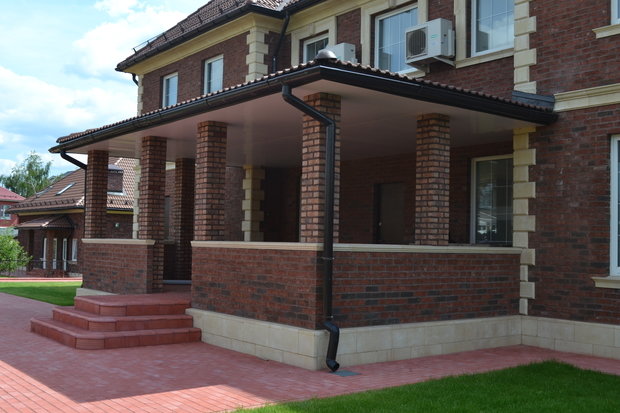 Фото из портфолио Фасад дома в Подмосковье – фотографии дизайна интерьеров на INMYROOM