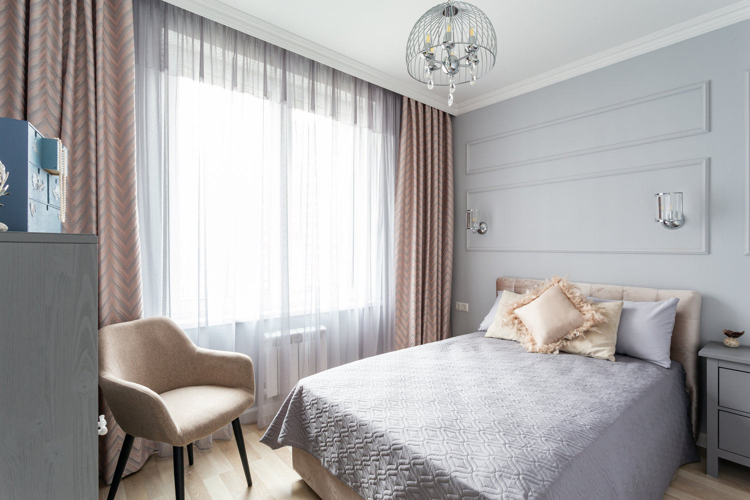 Фотография: Спальня в стиле Современный, Малогабаритная квартира, Квартира, Проект недели, Москва, 1 комната, до 40 метров, Ирина Долганова – фото на INMYROOM Фотография: Спальня в стиле Современный, Малогабаритная квартира, Квартира, Проект недели, Москва, 1 комната, до 40 метров, Ирина Долганова – фото на INMYROOM