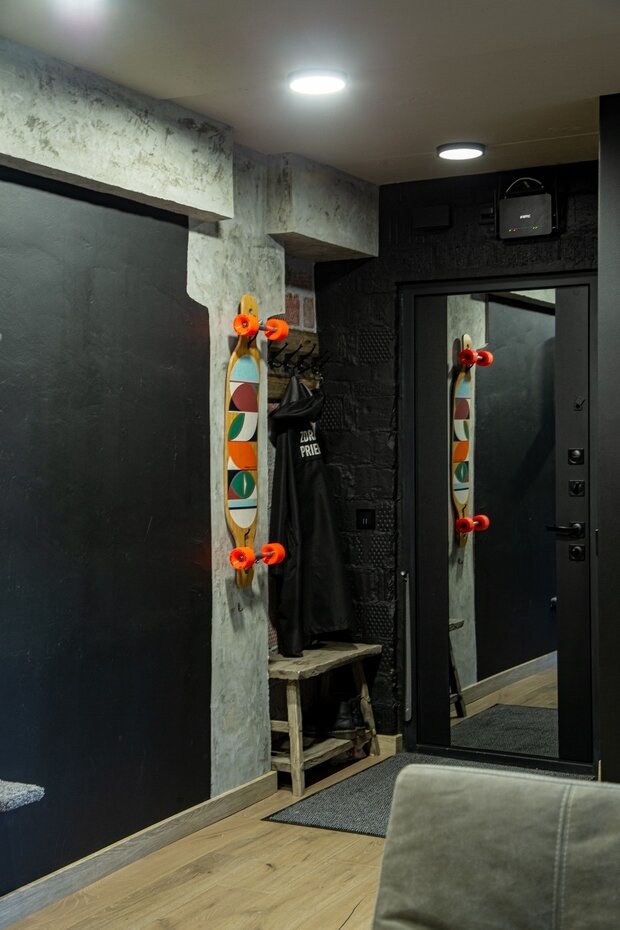 Фотография: Прихожая в стиле Лофт, Малогабаритная квартира, Квартира, Проект недели, Москва, Кирпичный дом, 2 комнаты, 40-60 метров, Павел Фотеев – фото на INMYROOM