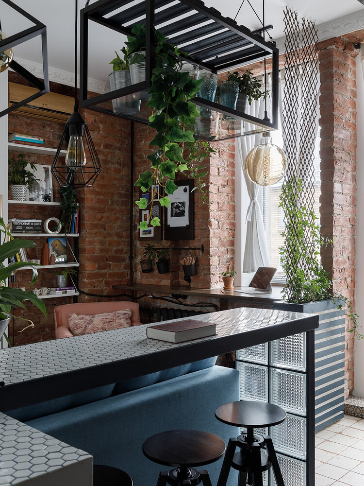 Фотография: Гостиная в стиле Лофт, Малогабаритная квартира, Квартира, Студия, Проект недели, Санкт-Петербург, Кирпичный дом, до 40 метров, SeraphimDSGN, Серафима Гавриленко – фото на INMYROOM