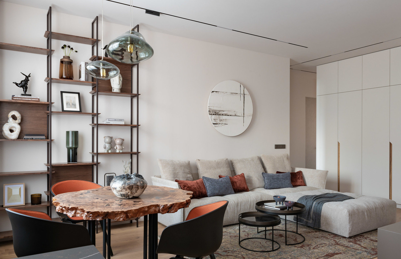 Фото из портфолио Современная квартира с нотками эко-мотивов – фотографии дизайна интерьеров на INMYROOM