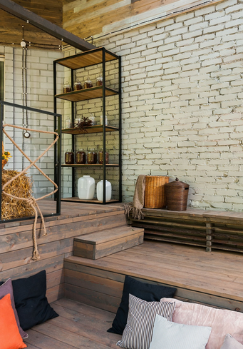 Фотография: Терраса в стиле Лофт, Скандинавский, Эклектика, Аксессуары, Декор, Мебель и свет, Белый, Дача, Бежевый, Серый, Оранжевый, Бирюзовый, Коричневый, Эко, Подмосковье, Дом и дача, Фазенда, Фундэкс, ENS Group, Home Melody, KAMROCK, Luminarc, Полигаль Восток, Artpole, терраса в стиле лофт, деревянный подиум, деревянный амфитеатр, лофт под открытым небом, ТД Текстиль, Северсталь, Премьер Профиль, Стамет, Мульча. РФ, Weber, Bironi, Dream Bag, Story Storet, Nobilis Marco, Casablanca, Юлия Швыченкова – фото на INMYROOM