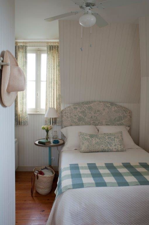 Фотография: Спальня в стиле Прованс и Кантри, Декор интерьера, Дом и дача, Нормандия – фото на INMYROOM