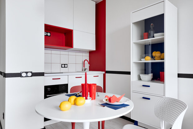 Фотография: Кухня и столовая в стиле Современный, Минимализм, Малогабаритная квартира, Квартира, Проект дня, Новосибирск, 1 комната, до 40 метров, студия White, Анна Сотикова – фото на INMYROOM