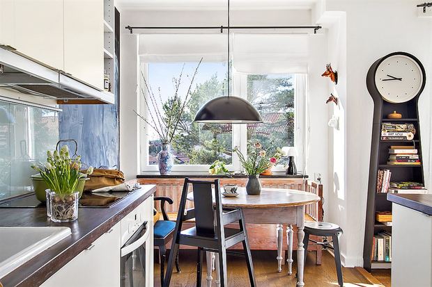 Фотография: Кухня и столовая в стиле Лофт, Скандинавский, Малогабаритная квартира, Квартира, Франция, Дома и квартиры – фото на INMYROOM