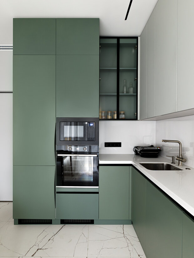 Фотография: Кухня и столовая в стиле Современный, Квартира, Проект дня, Москва, Монолитный дом, 2 комнаты, 40-60 метров, Анна Водянова, Екатерина Абдуллина – фото на INMYROOM