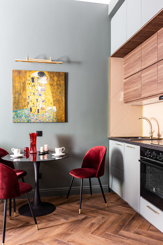 Фотография: Кухня и столовая в стиле Современный, Эклектика, Квартира, Проект недели, Санкт-Петербург, 2 комнаты, 40-60 метров, Наталья Березина – фото на INMYROOM