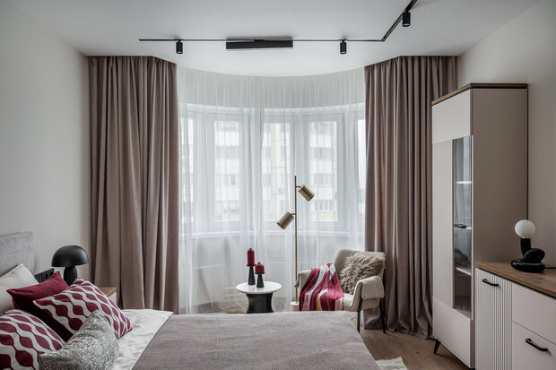 Фотография: Спальня в стиле Современный, Квартира, Проект дня, Новая Москва, Панельный дом, И-155, 1 комната, 40-60 метров, Елена Ранделова – фото на INMYROOM